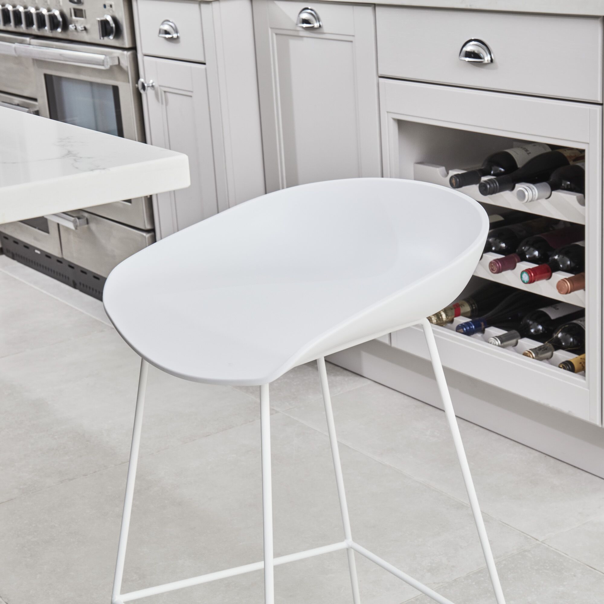 (Set of 4) Casper White Kitchen Stools - Image 6