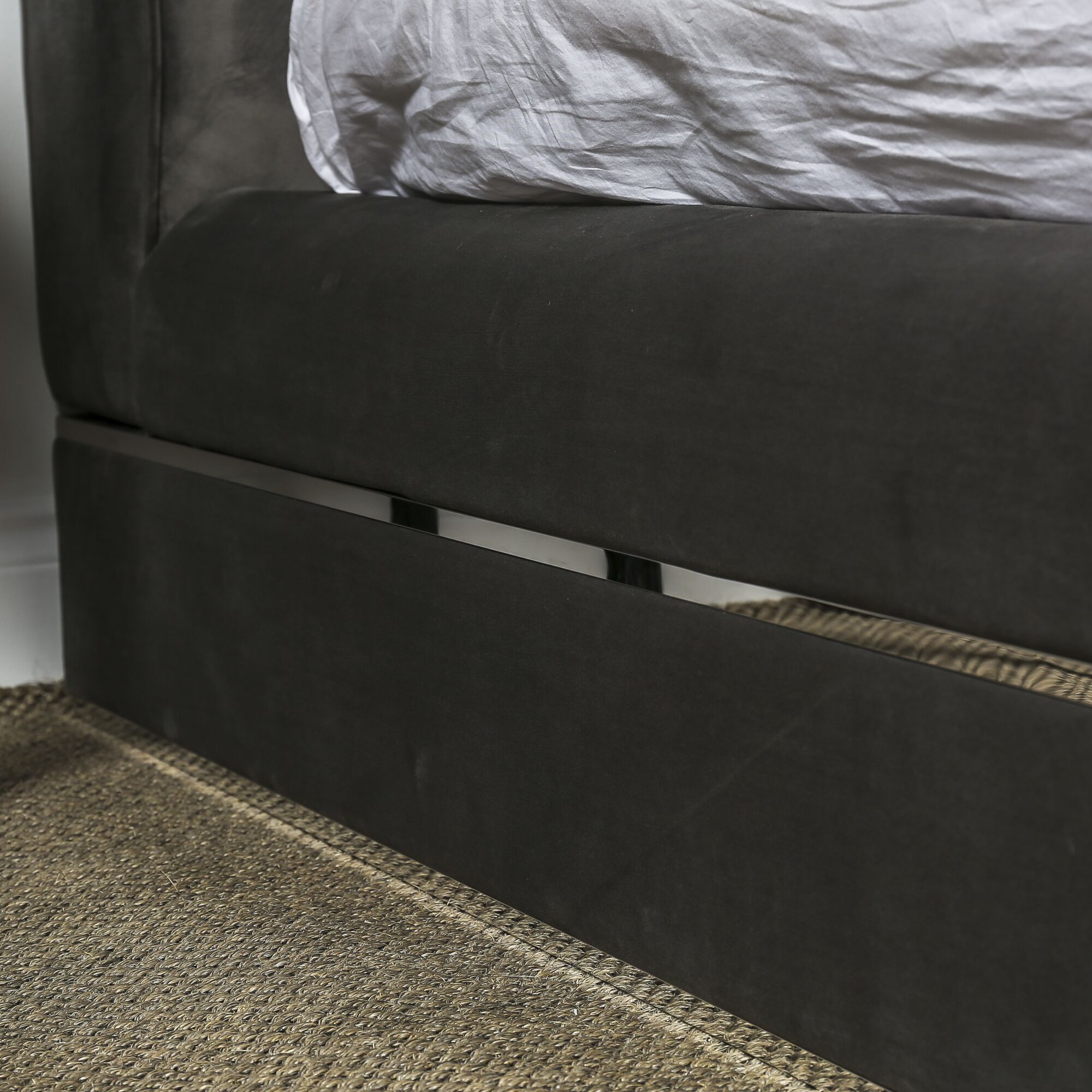 Annabelle Luxurious Grey Velvet Chesterfield King Size Bed - Image 7