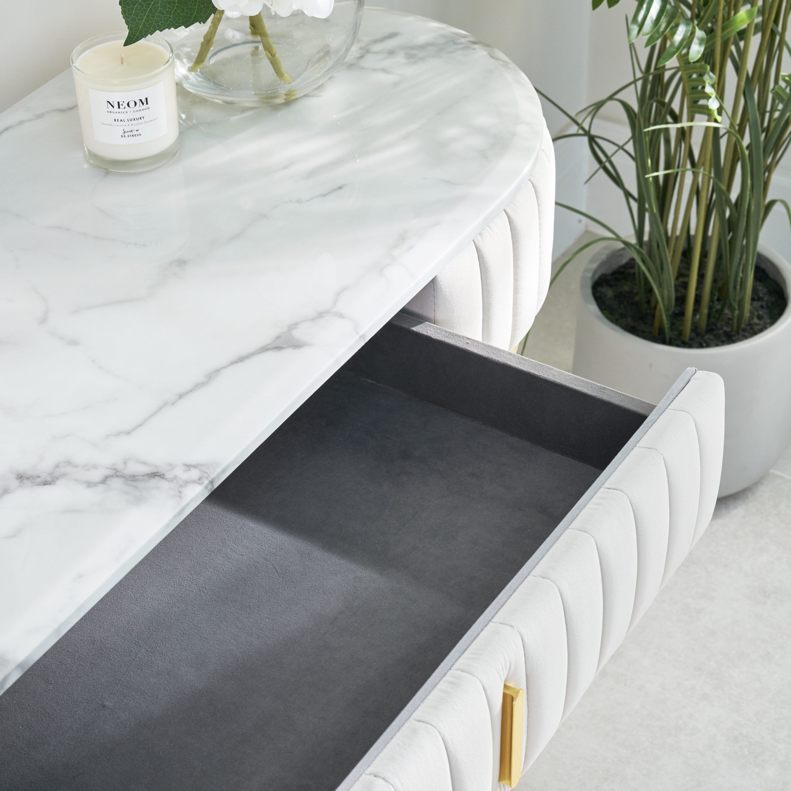 Italian Luxurious Gold Framed Marble Dressing Table Set - Image 4