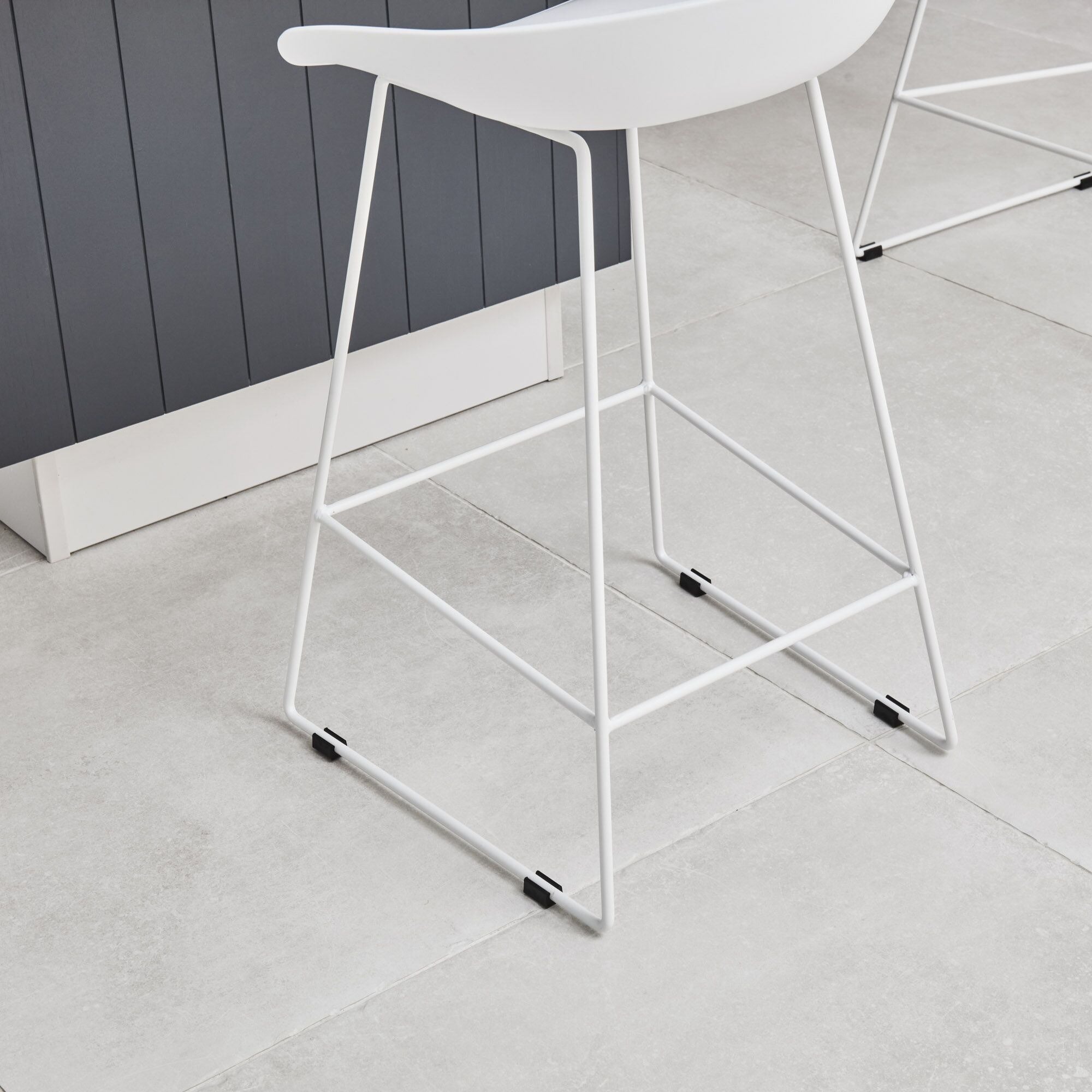 (Set of 4) Casper White Kitchen Stools - Image 4