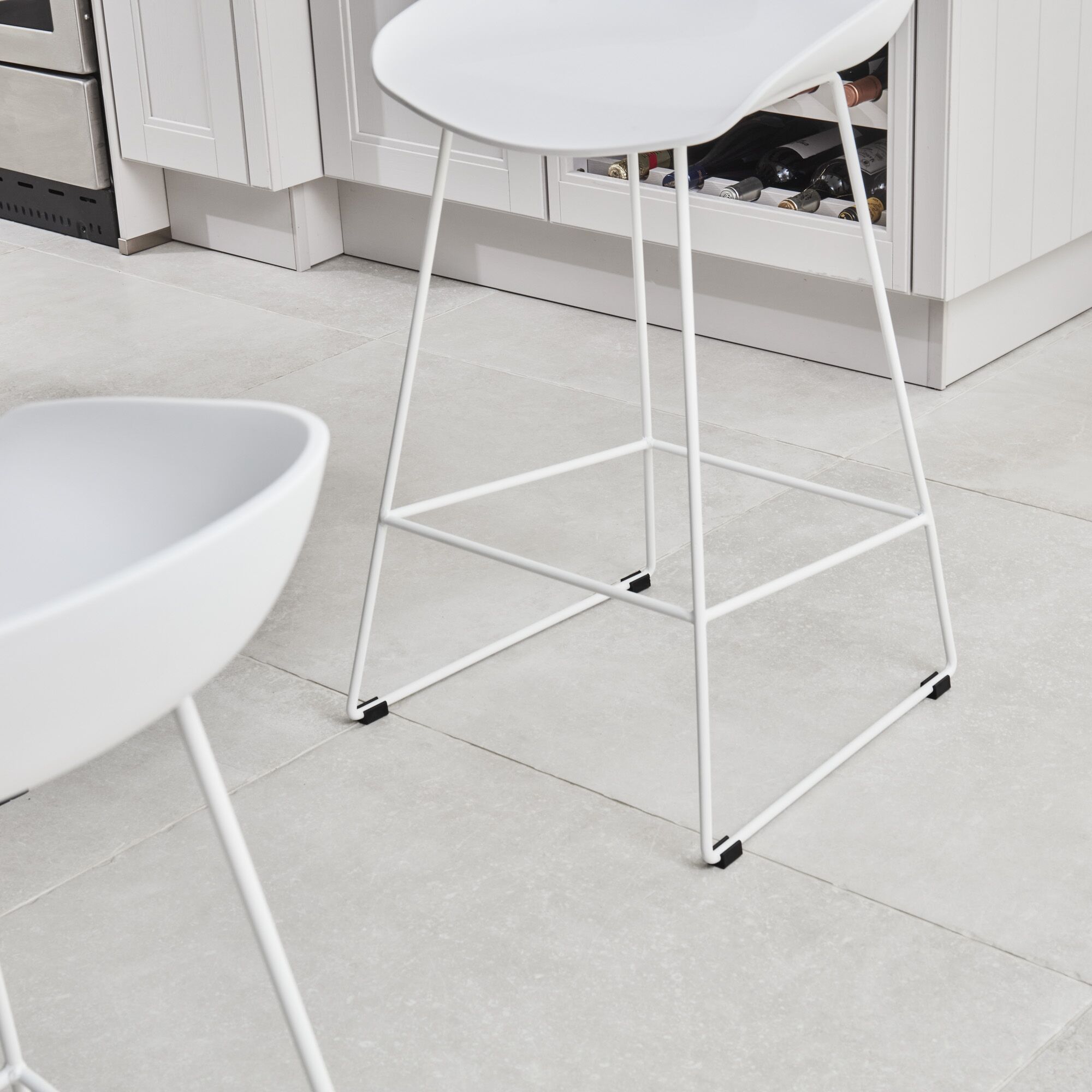 (Set of 4) Casper White Kitchen Stools - Image 6