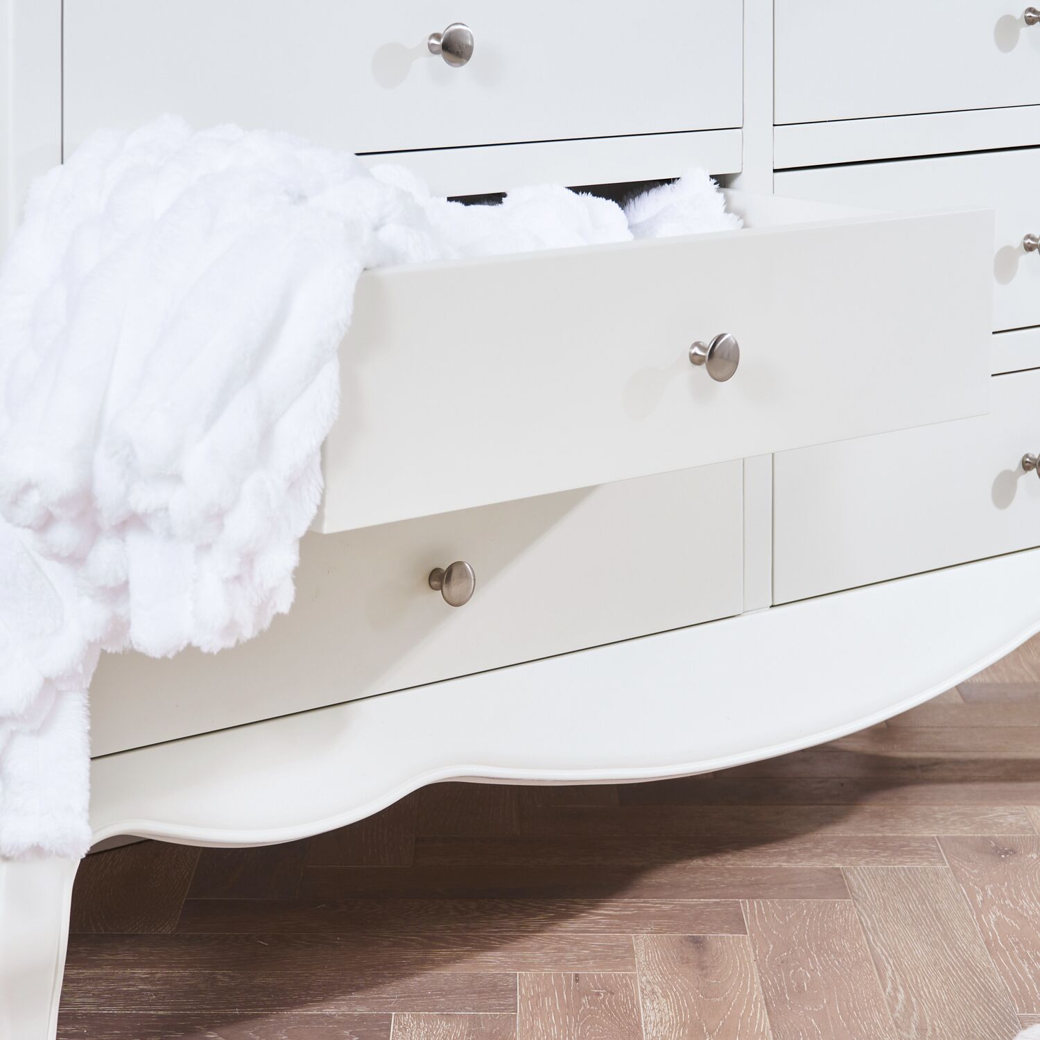 Lille French Chalk White 6 Drawer Wide Chest - Image 4