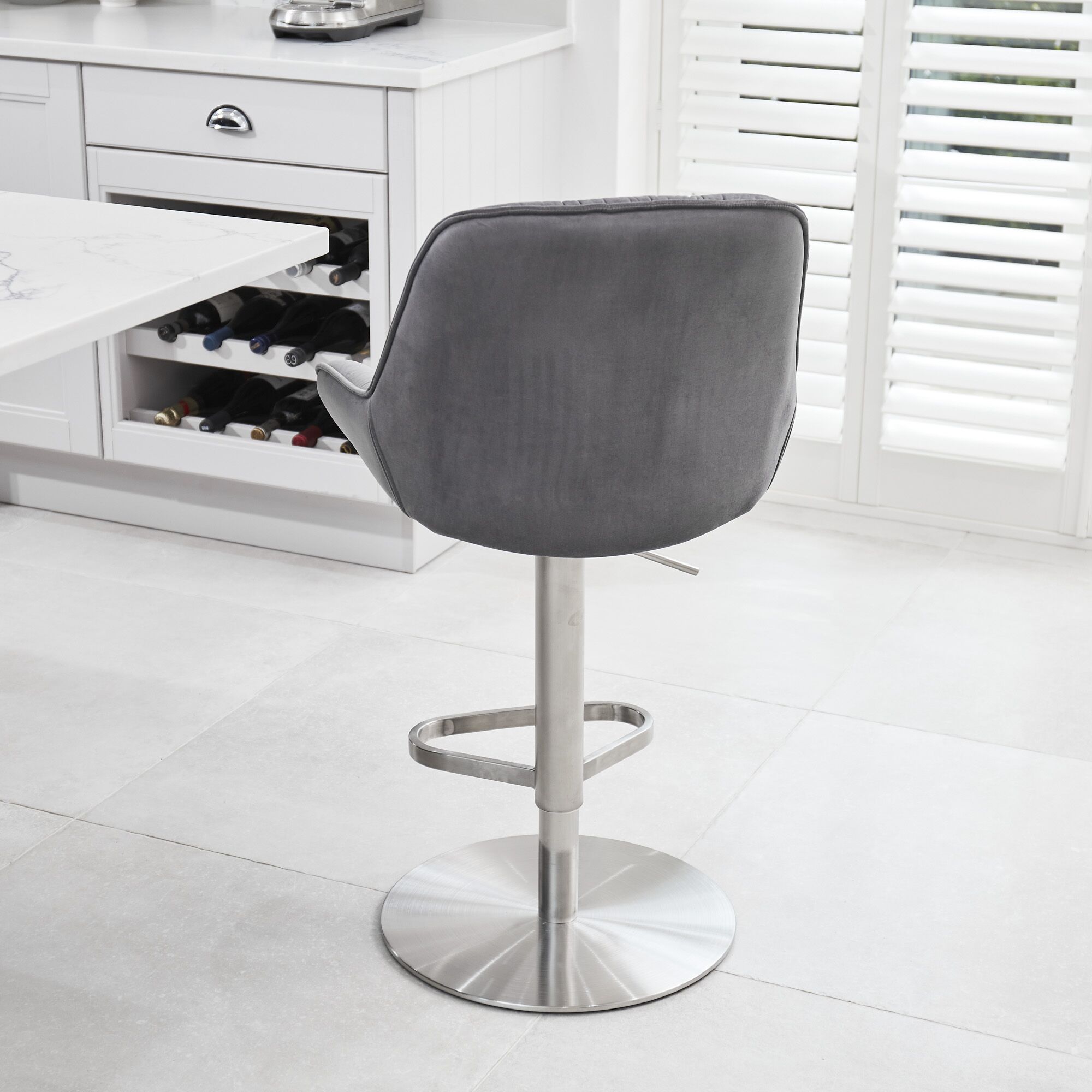 Seattle Swivel Grey Velvet Gas Lift Bar Stool - Image 4