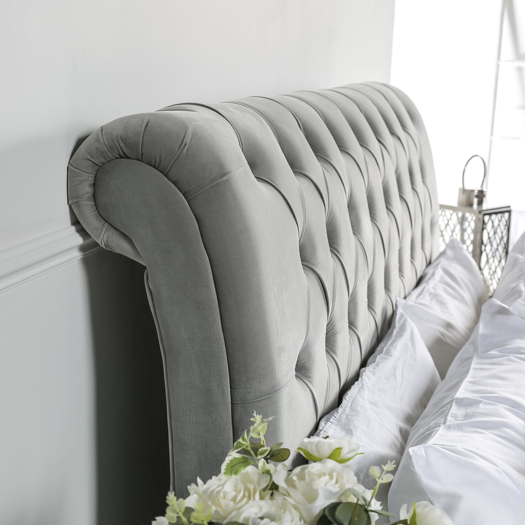 Léa 5ft Chesterfield King Size Bed With Grey Velvet Upholstery - Image 4