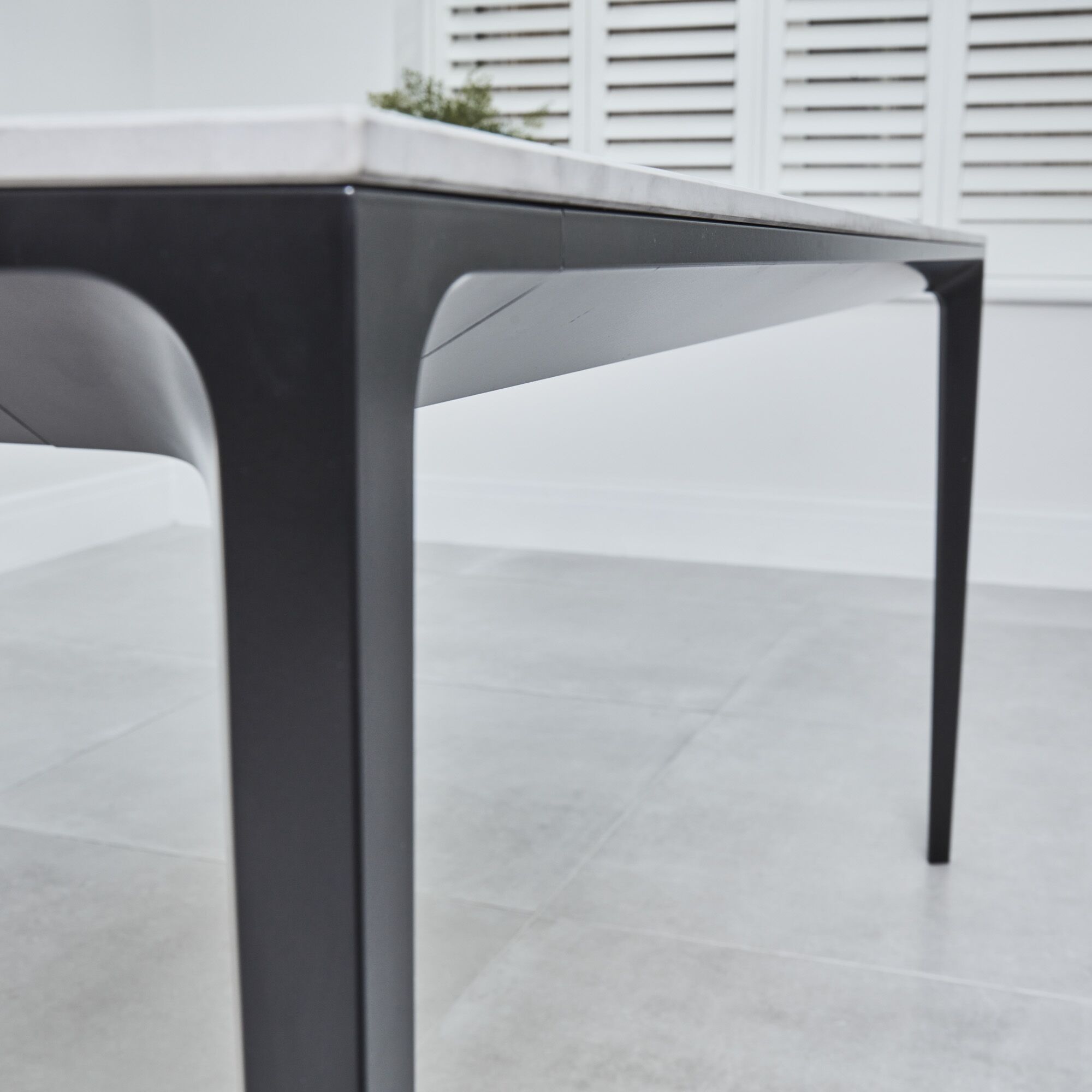 Bellagio 1.6M Grey Sintered Stone Dining Table with 4x Leo Grey Dining Chairs - Image 8